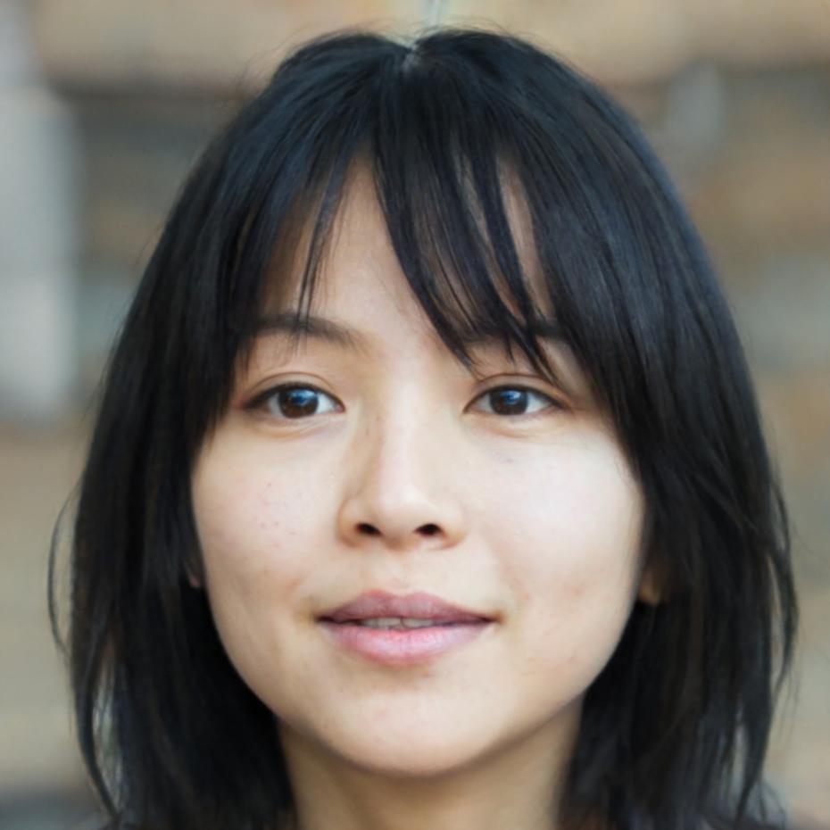 Financial consultant Freya Jakobsen who guides clients through personalized monthly budgeting approaches